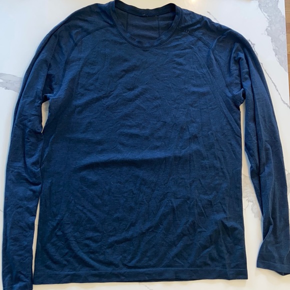 lululemon athletica Other - Lulu lemon like new shirt. Only worn once! Size M